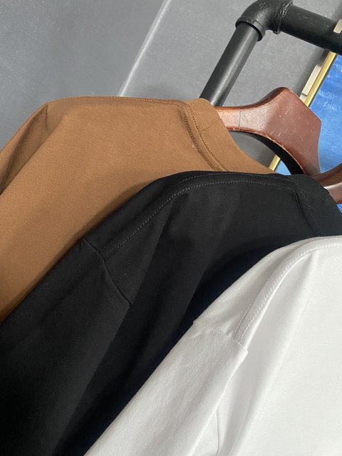 ສີຂາວແລະສີດໍາ camel premium ສີຂີ້ເຖົ່າສີ່ສີແຂງ super good cotton ເສື້ອຍືດເຄິ່ງແຂນ 000