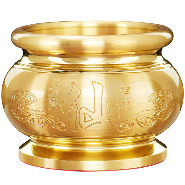 Retro pure brass incense burner for immortals to burn incense and worship Buddha. Special incense burner ornaments for burning incense in temple halls.