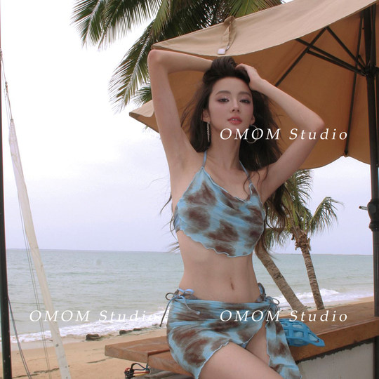 Омом бикини, курорт с горячими источниками, пляж