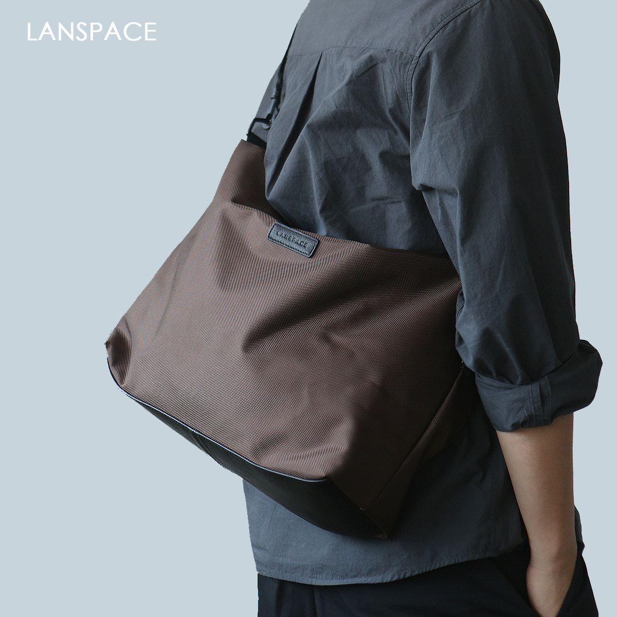 LANSPACE男士运动尼龙包斜挎包超大单肩包大容量男包旅行袋健身包