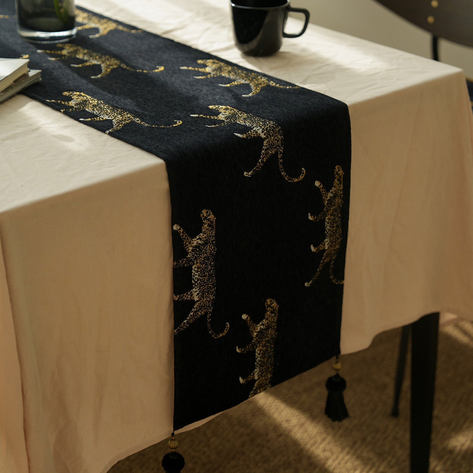 黑底金豹提花桌旗布艺流苏长条形电视柜桌布防尘防水鞋柜盖巾盖布,淘宝优惠券,粉丝福利购,淘宝优惠卷