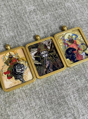 金色壳道家喷绘描金唐卡盒白鹤童子挂件描金关公嘎乌盒吊坠赵公明