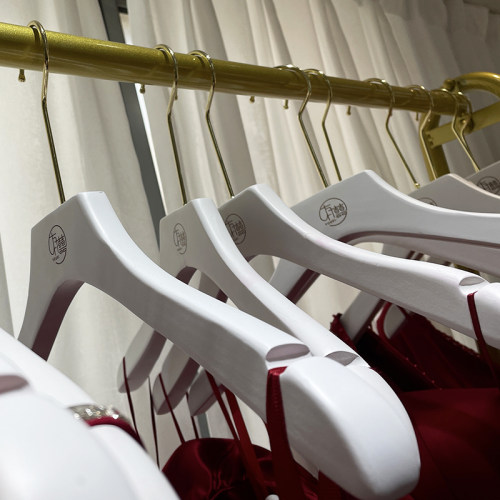 纯白色实木衣架质挂衣撑植绒防滑无痕男女装服装店婚纱童LOGO定制 - 图3