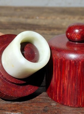 古玩旧藏花梨木扳指收藏盒内珍藏翠玉扳指收藏品