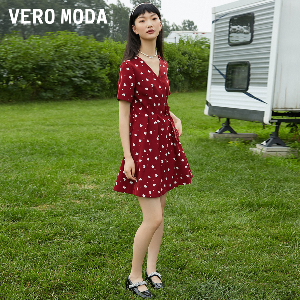 Vero Moda法式高级感连衣裙2023秋冬新款复古轻熟风高级短袖法式