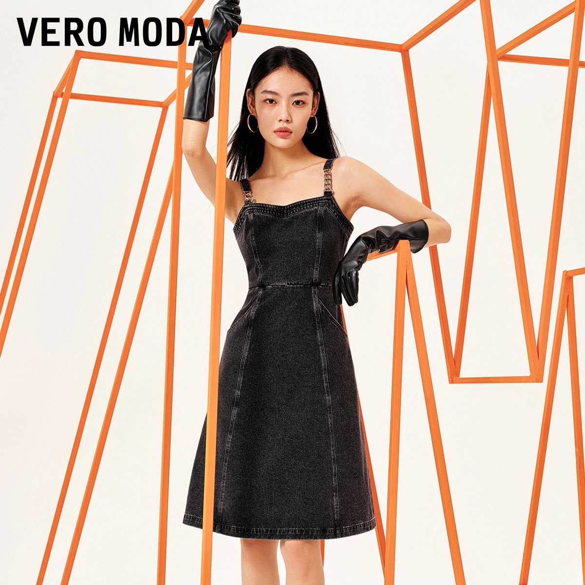 Vero Moda连衣裙早秋新款法式高腰时尚收腰A摆甜美链条背带牛仔裙