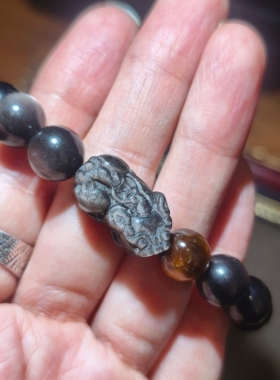 银曜石10mm手链配黄虎眼+银曜石貔貅