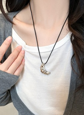 进口一眼相中！韩系牛角包皮绳项链女简约ins风百搭锁骨链长款
