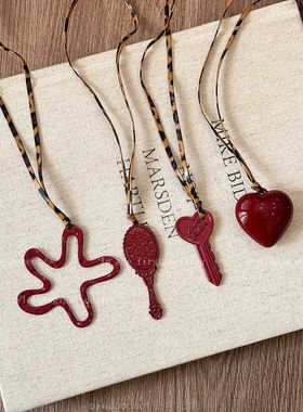 进口红色镂空花朵爱心项链女秋冬2025新款韩系卫衣链时尚高级感