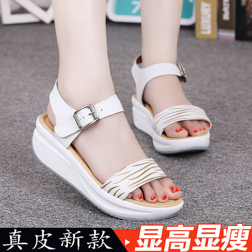 防滑凉鞋女2025新款夏季女士真皮摇摇凉鞋轻便软底舒适厚底松糕鞋 - 图0