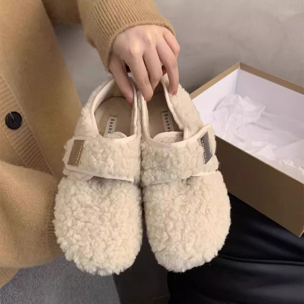 平底魔术贴一脚蹬超火毛毛鞋子女冬外穿2025新款时尚加绒豆豆棉鞋,淘宝优惠券,粉丝福利购,淘宝优惠卷