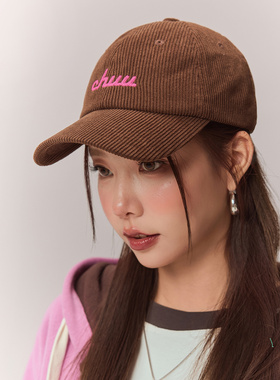CHUU字母刺绣鸭舌帽女款2026年春秋季新品显脸小运动圆顶棒球帽子