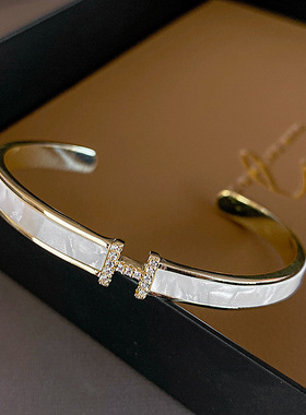 真金电镀锆石字母开口手镯轻奢高级感通勤手环精致时尚新款饰品女