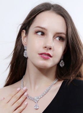 高端重工爆闪网红直播热卖新品仿真莫桑钻奢华吊坠项链女耳坠