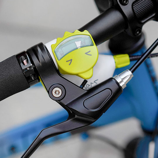 Q cute and cute thumb dial rear derailleur designed for people with small hands
