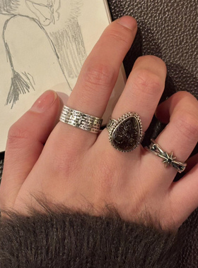 复古旧做冷淡风宽面字母星芒戒指