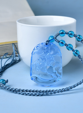 天然蓝水晶生肖马本命年吊坠时尚水晶礼物男女海蓝宝情侣吉祥物