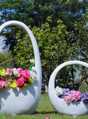 户外简约抽象花篮花盆玻璃钢雕塑花园林景观草坪楼盘美陈装饰摆件