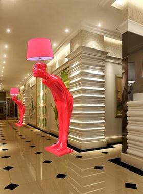 招财玻璃钢鞠躬迎宾人物雕塑商场酒楼餐厅菜馆开业落地灯工艺饰品