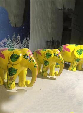 户外园林景观玻璃钢仿真彩绘大象雕塑几何长颈鹿商场装饰大型摆件