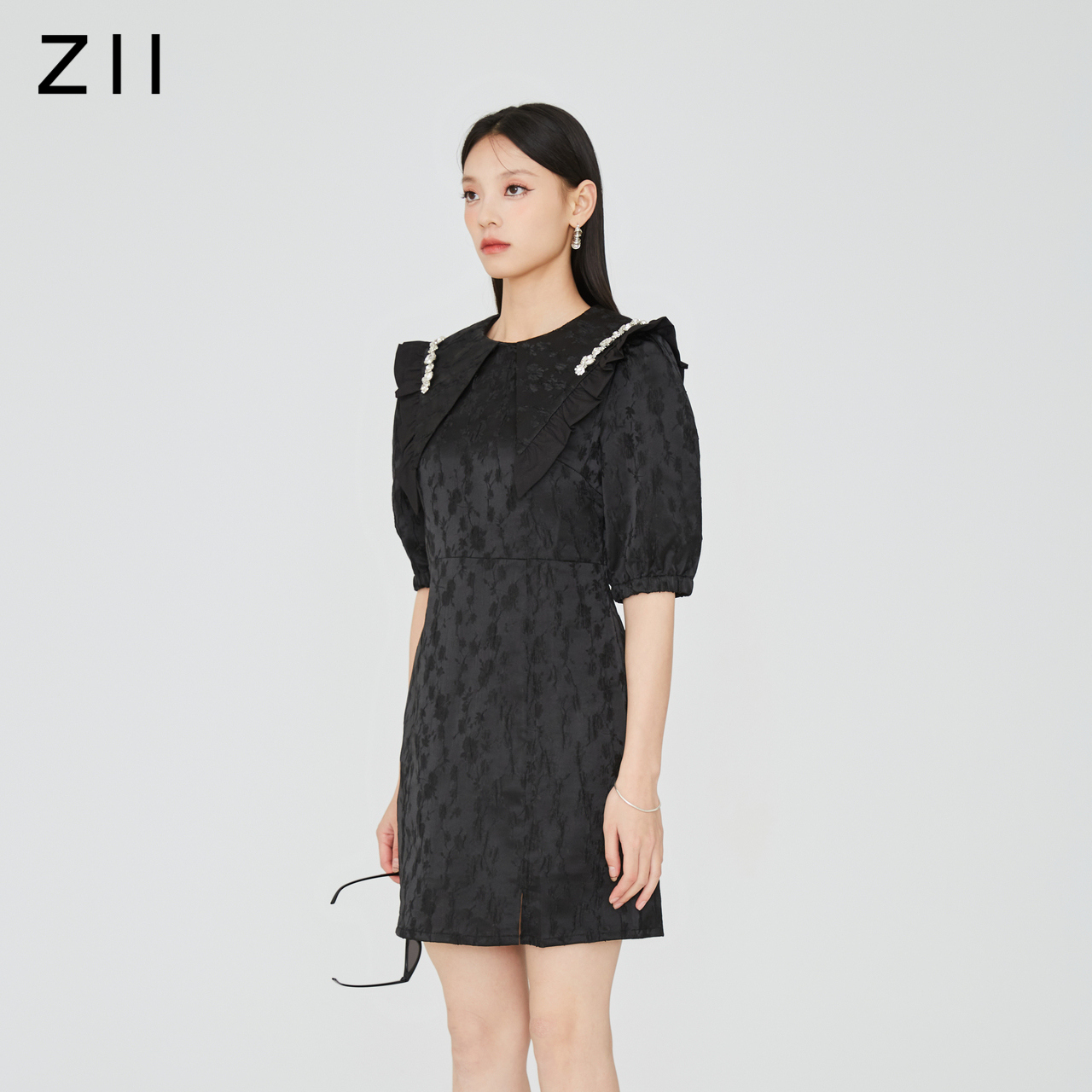 Z11女装春季新款女装ins风潮流潮牌三角领连衣裙收腰设计-图0