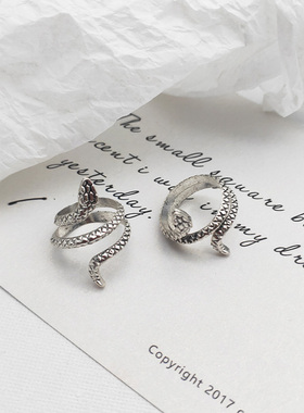 首饰小众设计新款活口韩版衔尾蛇戒指暗黑先锋男女情侣首饰指环