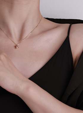 大福s925纯银时尚浪漫小众风红色莫桑钻项链女气质百搭高级感毛衣