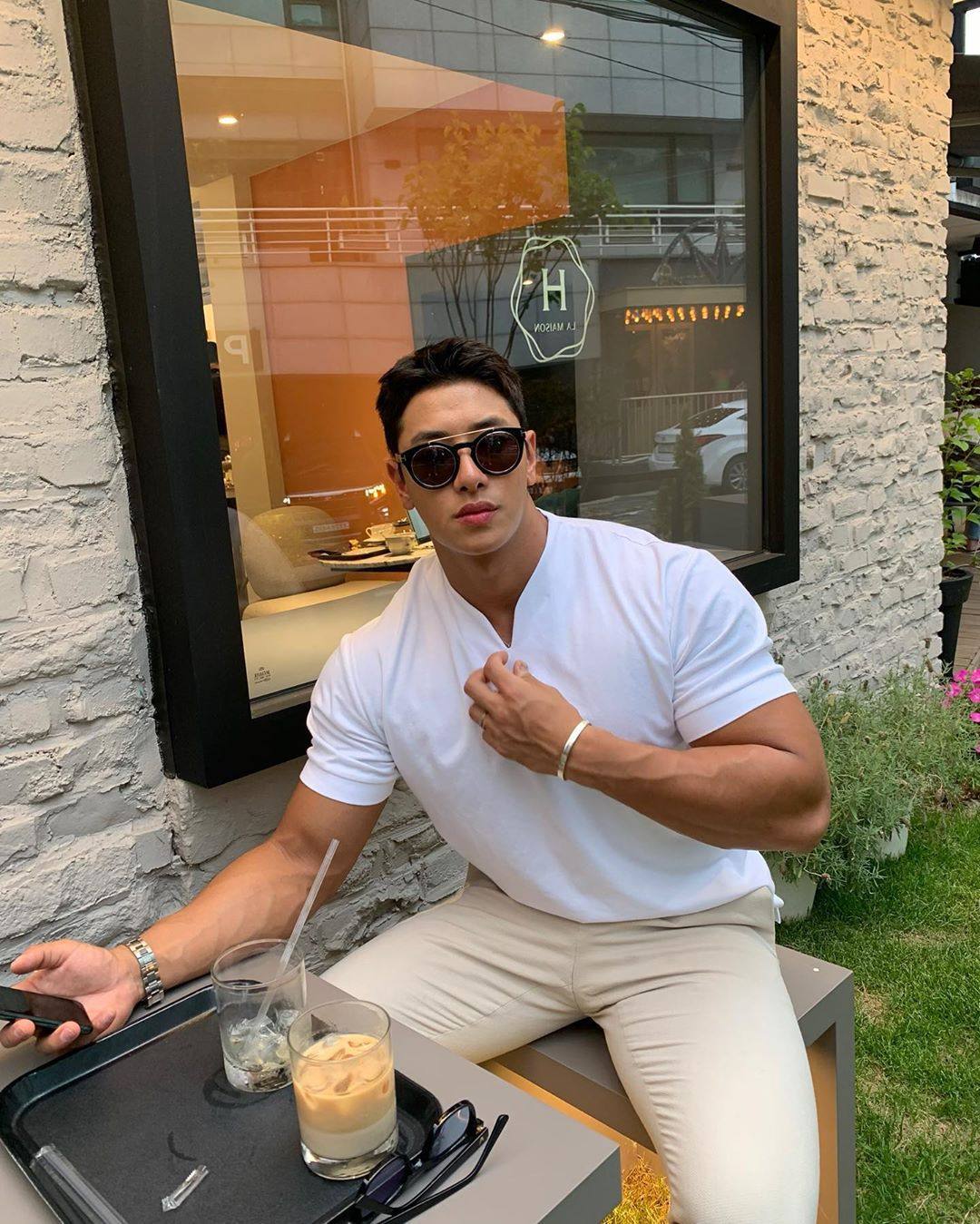 健身短袖t恤男V领显肌肉运动训练篮球休闲兄弟锻炼上衣服纯色潮,淘宝优惠券,粉丝福利购,淘宝优惠卷