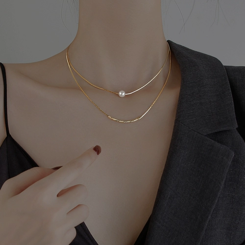 Ожерелье из жемчуга, брендовый универсальный аксессуар, цепочка до ключиц, легкий роскошный стиль, коллекция 2023, серебряная застежка