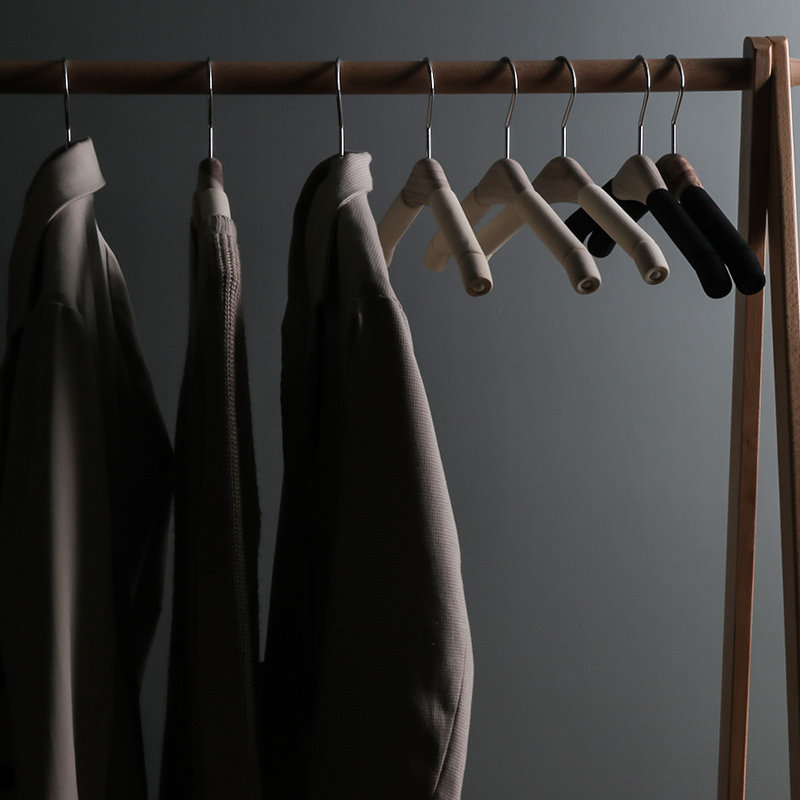 映鸿樟木实木衣架防滑家用无痕防肩角多功能衣柜收纳挂钩木衣架,淘宝优惠券,粉丝福利购,淘宝优惠卷