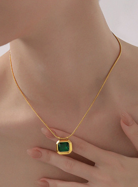 欧美祖母绿吊坠项链女小众轻奢镀18k金高级感秋冬复古毛衣锁骨链
