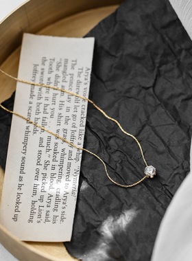 新款设计感金色高级6爪钻吊坠项链女夏锁骨链小众轻奢配饰不掉色