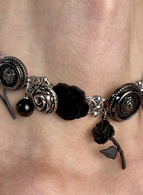 原创荆棘玫瑰中式绒花钛钢项链朋克高级感重工小众纽扣颈链锁骨链