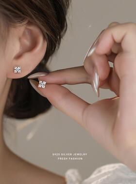 S925纯银四方锆小花耳钉女小众