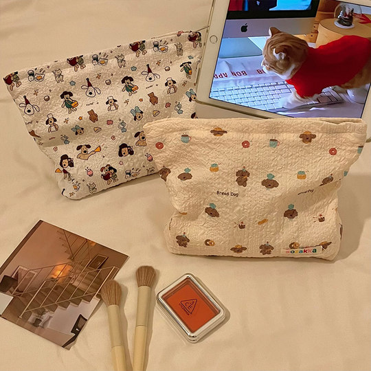 可爱小清新手拿化妆包女便携式大容量旅行收纳袋随身护肤品洗漱包