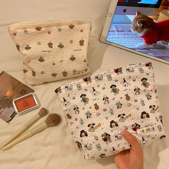 可爱小清新手拿化妆包女便携式大容量旅行收纳袋随身护肤品洗漱包