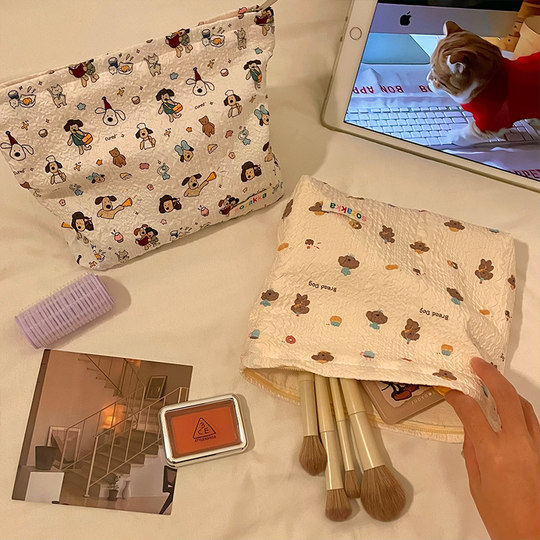 可爱小清新手拿化妆包女便携式大容量旅行收纳袋随身护肤品洗漱包