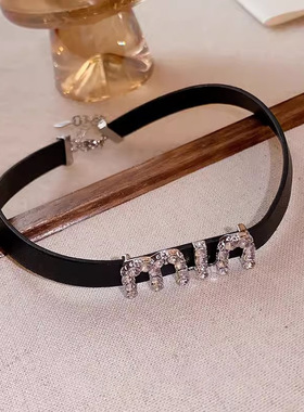 黑色字母项链女新款高级感