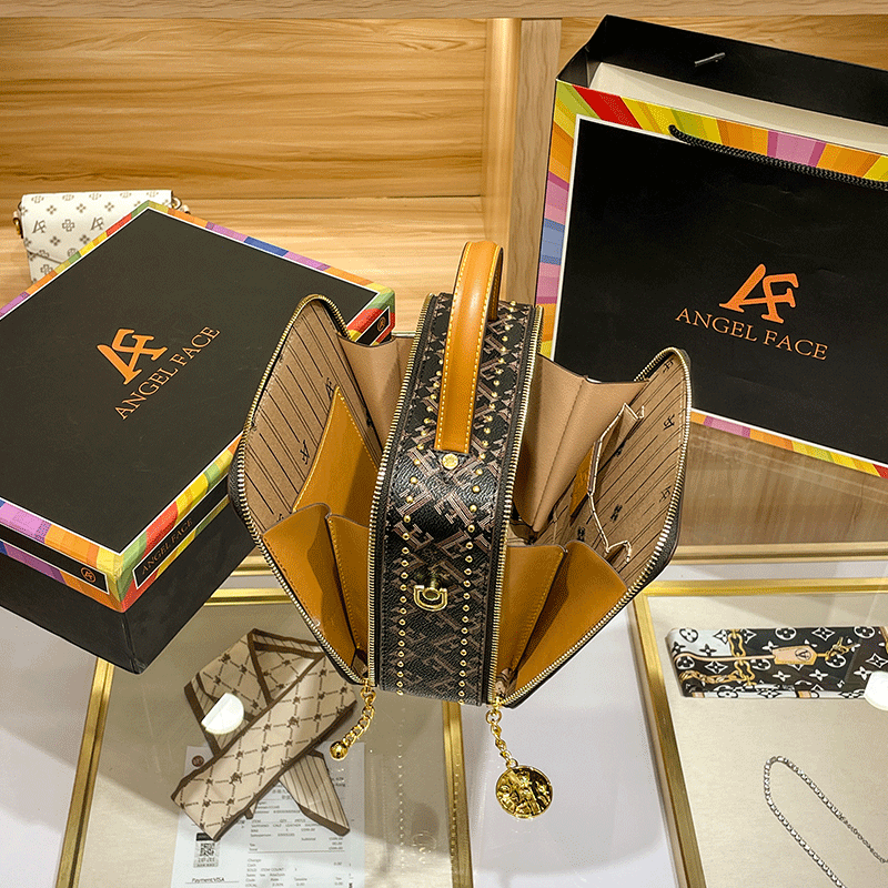 轻奢高级感2022新款真皮复古斜挎包 奢奈美小方包