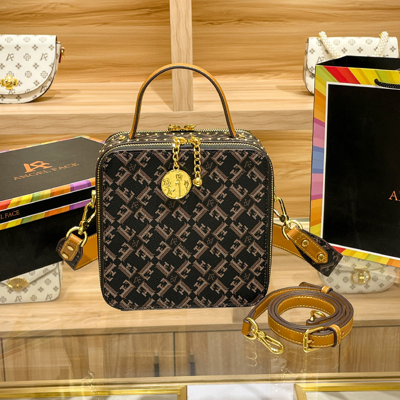 轻奢高级感2022新款真皮复古斜挎包 奢奈美小方包