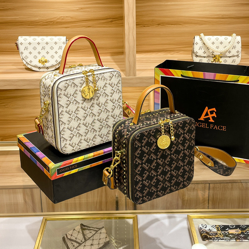 轻奢高级感2022新款真皮复古斜挎包 奢奈美小方包