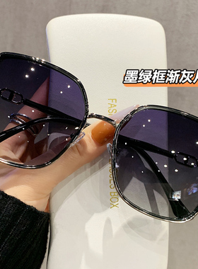 紫色粉色墨镜女防紫外线海边拍照