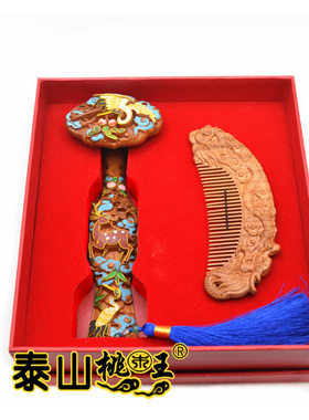 好客山东泰山桃木梳掐丝珐琅摆件