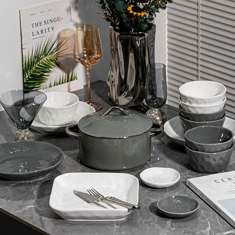 碗碟套装家用2025新款北欧高级感轻奢餐具套装碗盘碗筷乔迁新居