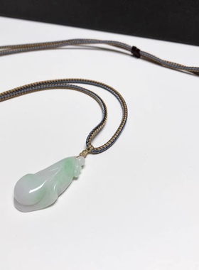 D877#天然A货翡翠白底阳绿白玉兰吊坠33.3*15.3*6.8mm 总重7.84克