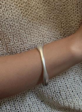 S925银韩版小众设计感古法磨砂流线时尚基础款手环韩式风简约手镯