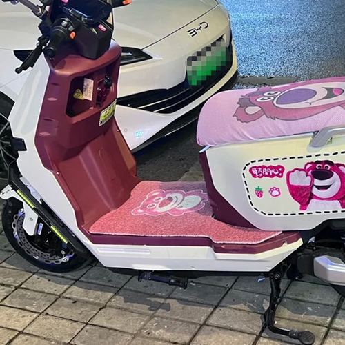 适用于台铃苍穹EB电动车头灯眉定风翼改装立体恶魔眼睛装饰贴纸 - 图3