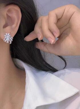 气质款立体花朵女纯银钻石