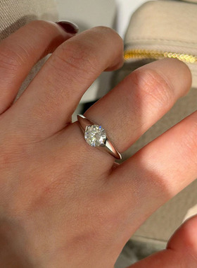 新款高品质灵动闪钻戒指女轻奢悬浮“小灯泡”高级感食指戒精