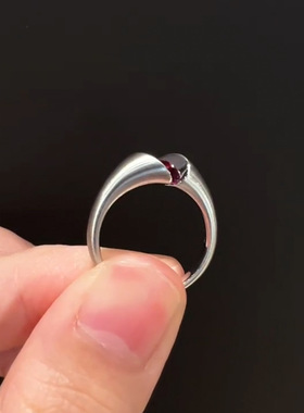 新款高品质版本悬浮红色石戒指轻奢高级感小众独特食指戒